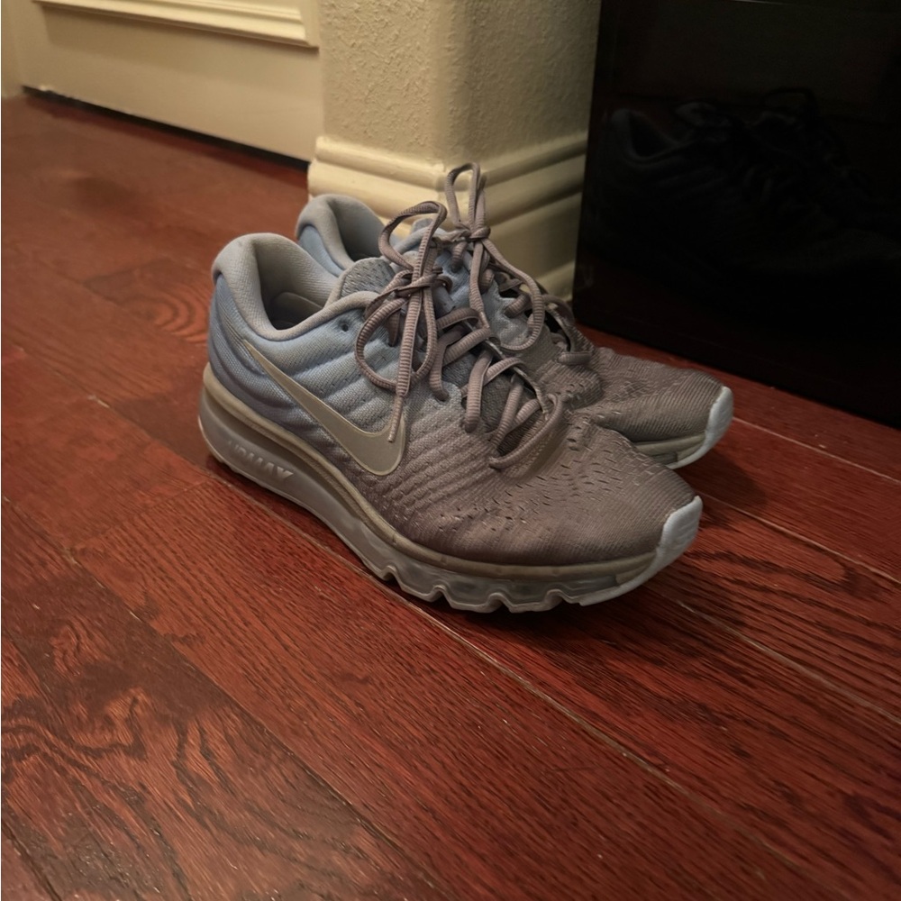 Nike Women's Gray Athletic Shoes